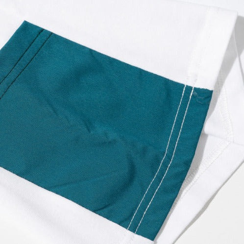 Casual T-shirt with contrasting pockets