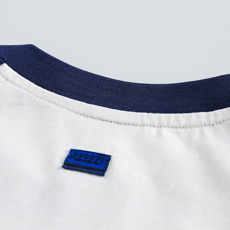 Color-coordinated short-sleeved T-shirt with pocket