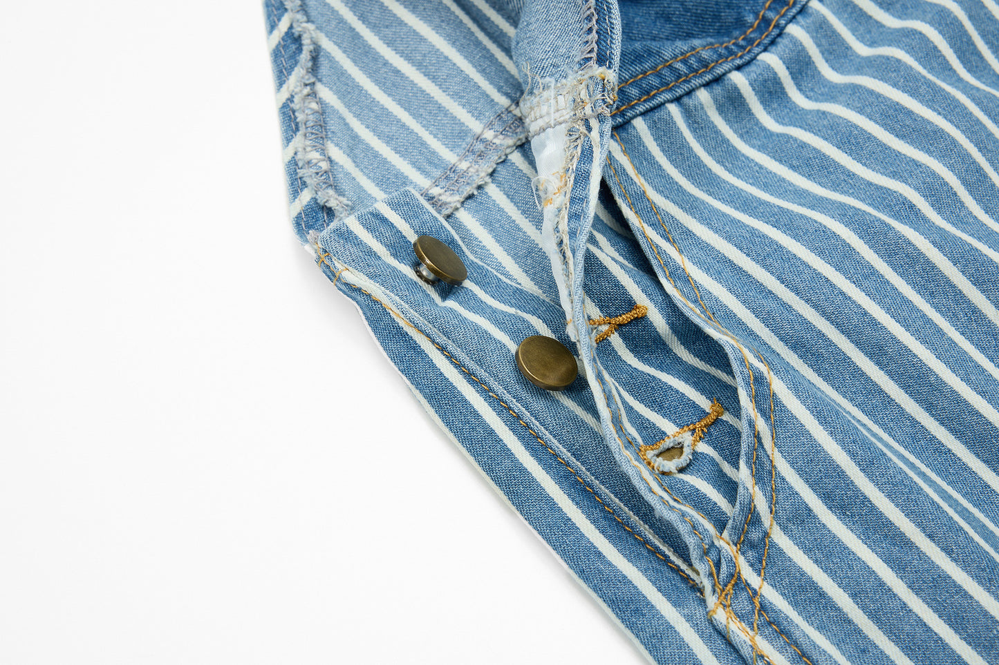 キャラクター刺繍　ツートンストライプ柄オーバーオール