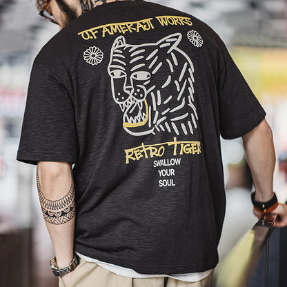 バックタイガーエンボスプリントTシャツ