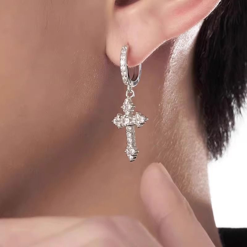 キラキラクロスメンズピアス