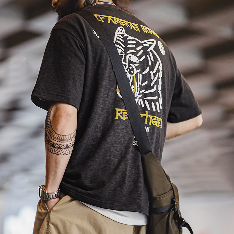 バックタイガーエンボスプリントTシャツ