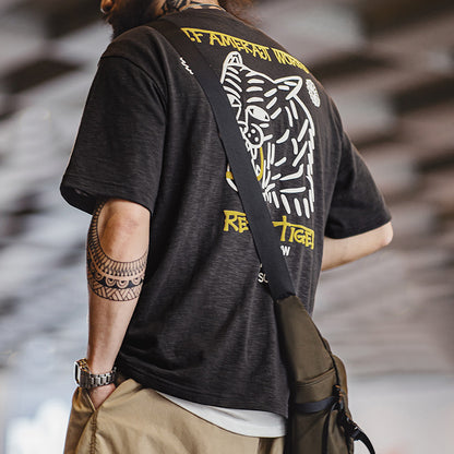 バックタイガーエンボスプリントTシャツ