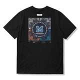 「M」刺繍＆エスニック民族調プリント半袖Tシャツ