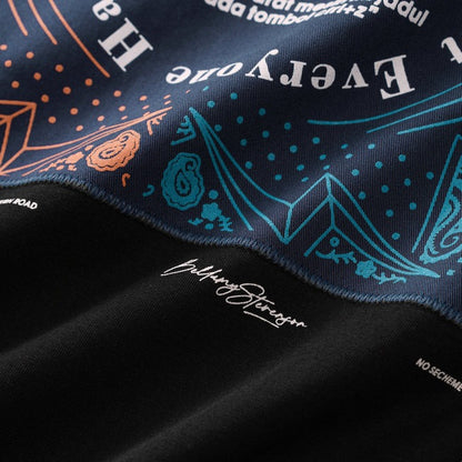 「M」刺繍＆エスニック民族調プリント半袖Tシャツ